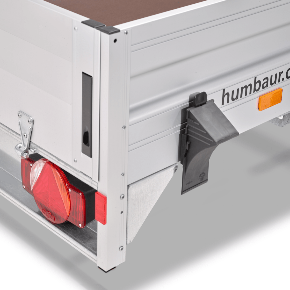 Humbaur HA 132513 BK aluminijska nagibna prikolica s kočnicama 1300 kg - Slika 7